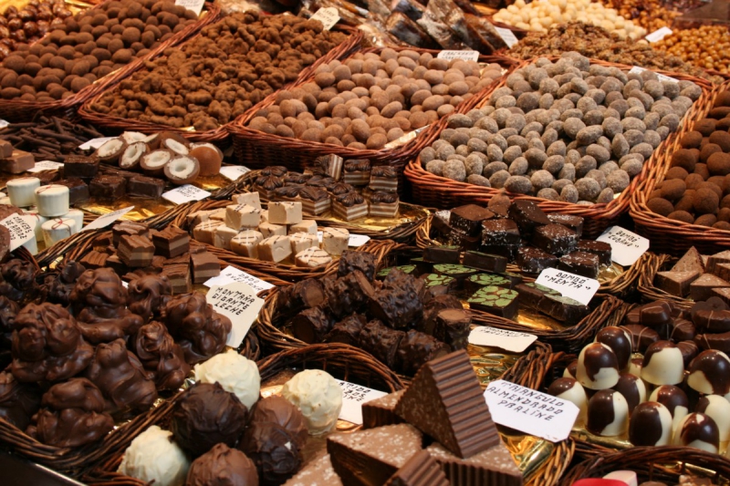 vitrine-GATTIERES-min_chocolates_chocolate_nibble_sweetness_fine_chocolates_gourmet_candy_brand-752083
