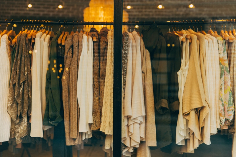 vitrine-GATTIERES-min_clothe_fashion_store_shop_window_store_front-21277